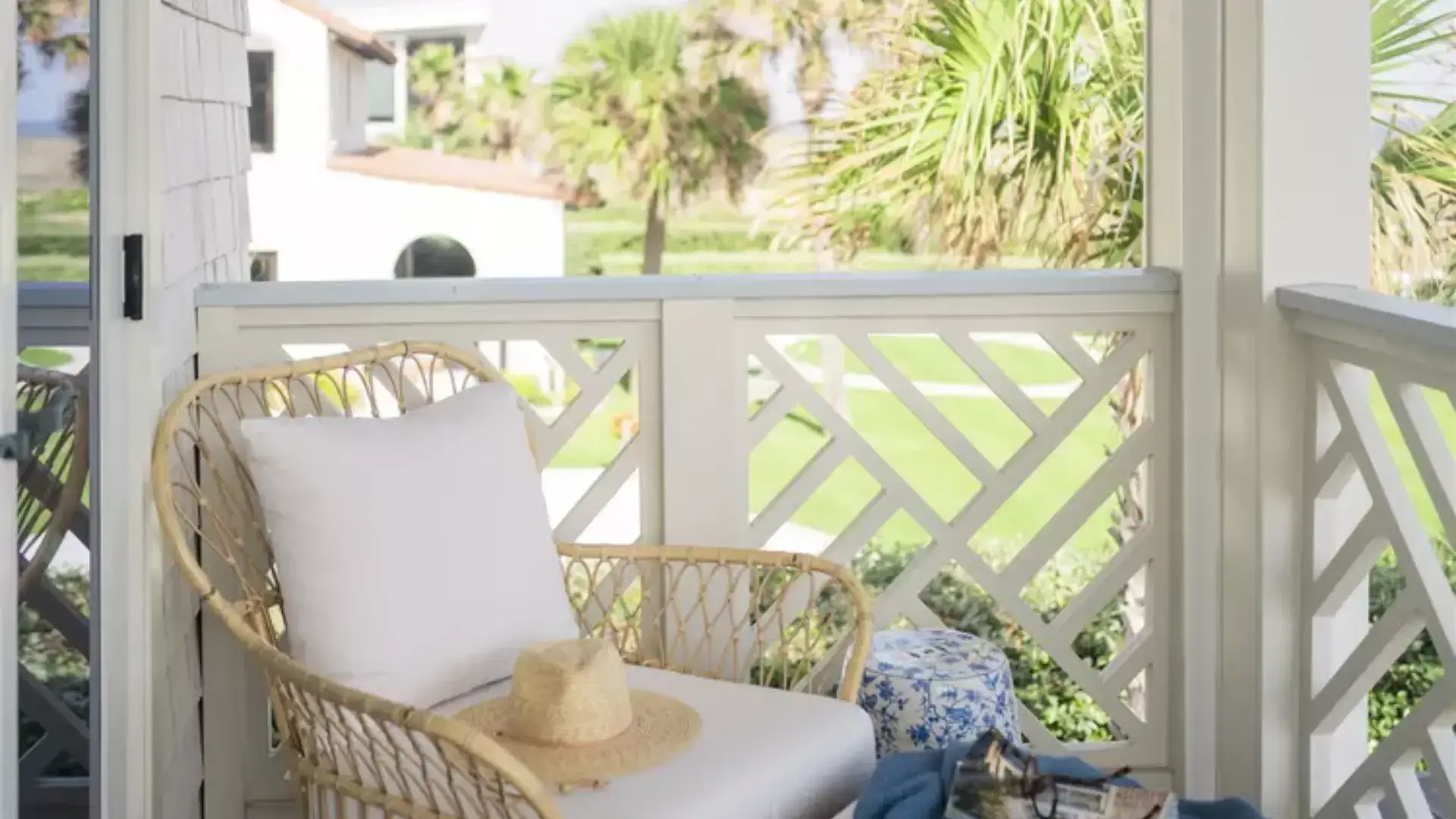 22 Stylish Patio Furniture Ideas to Make Your Backyard a True Destination 21 Add a Solo Nook