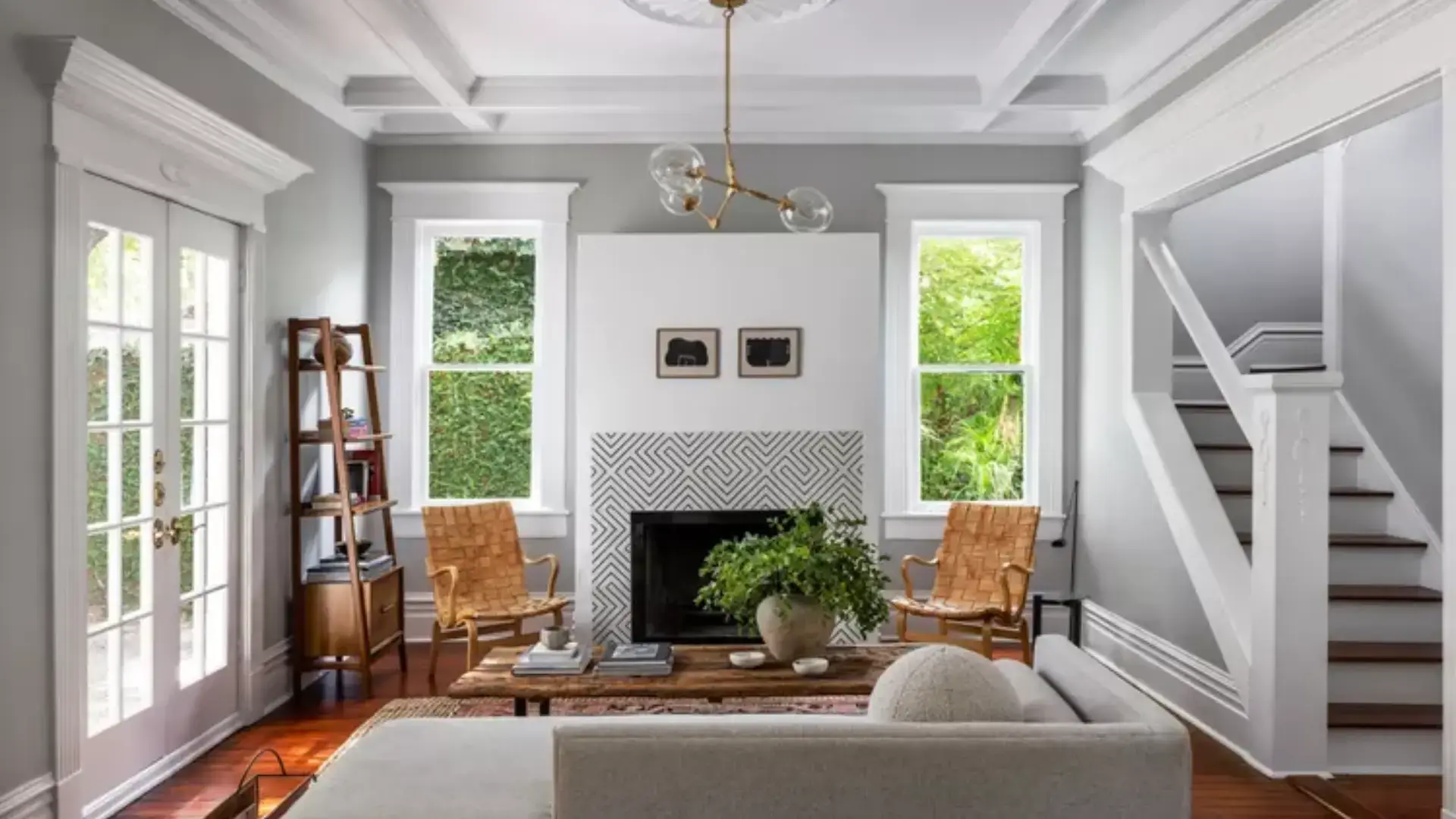 1.How Can You Use Shades of Beige to Create a Stylish Neutral Living Room