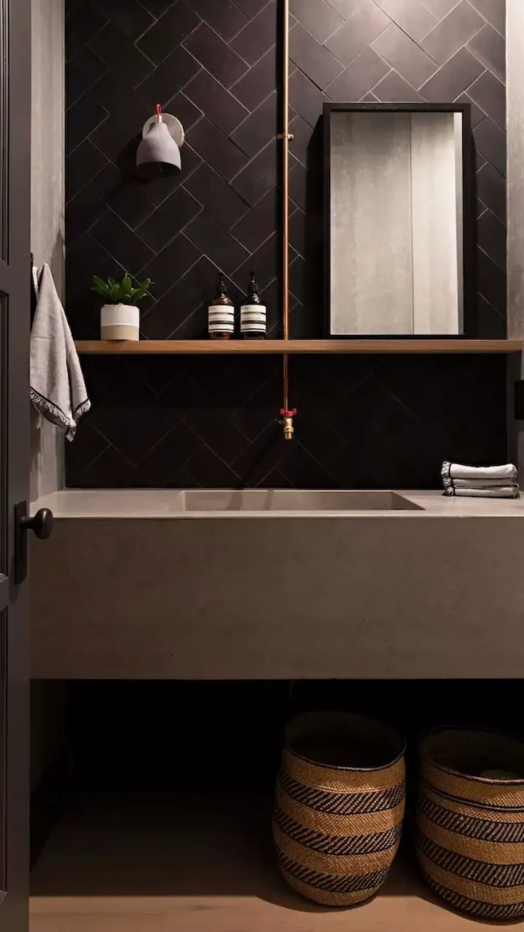 Can magnets really help with bathroom storage?