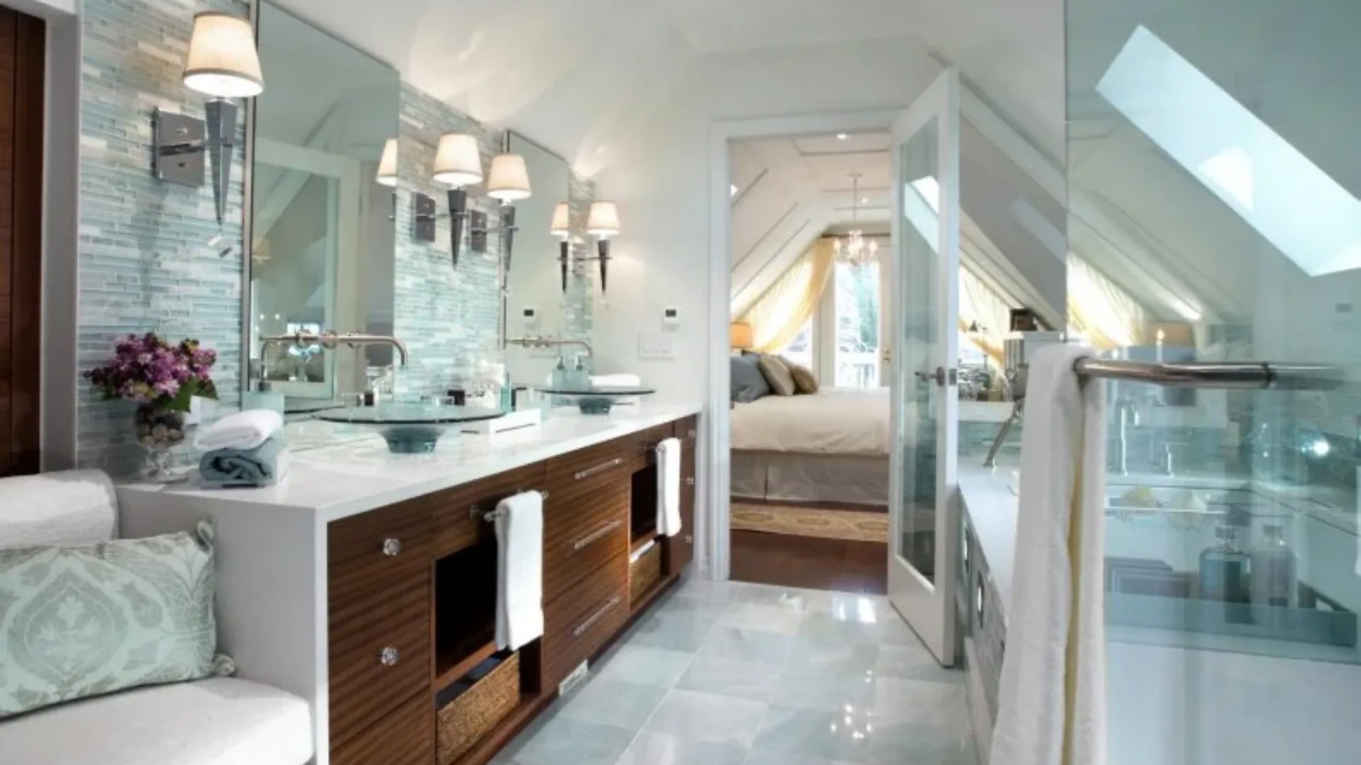 3.Spacious Bathroom with Elegant Arched Windows