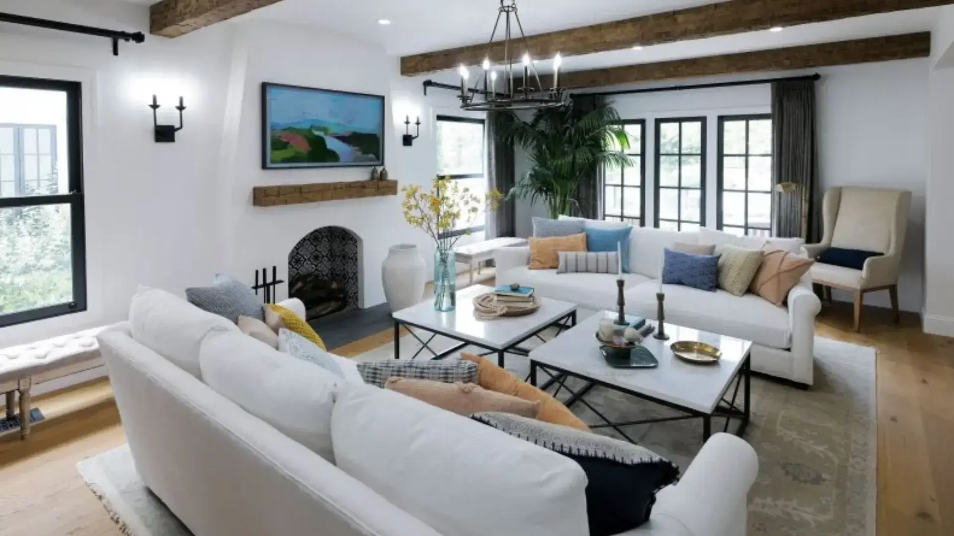 18.How Can You Use Contrasting Neutrals for More Visual Impact