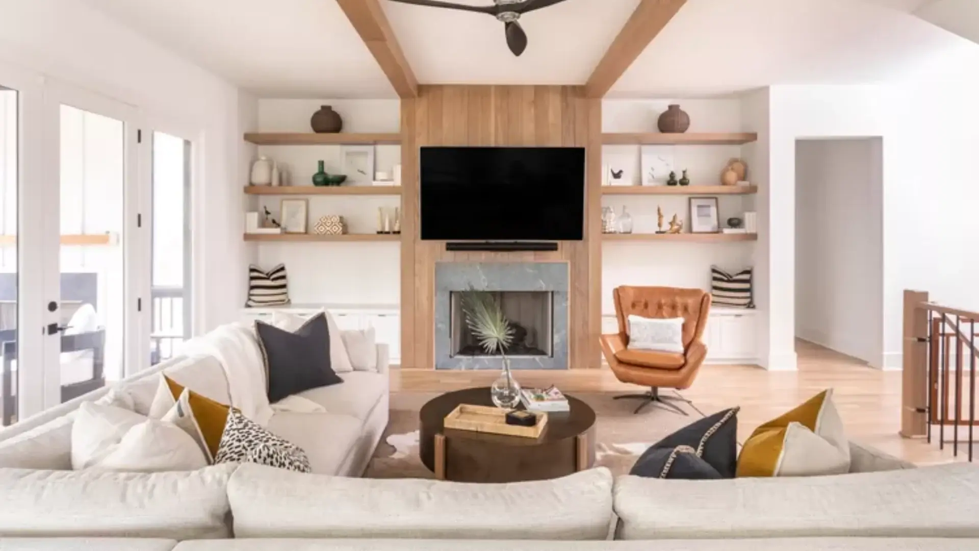 25+ Neutral Living Room Ideas for a Cozy & Elegant Space