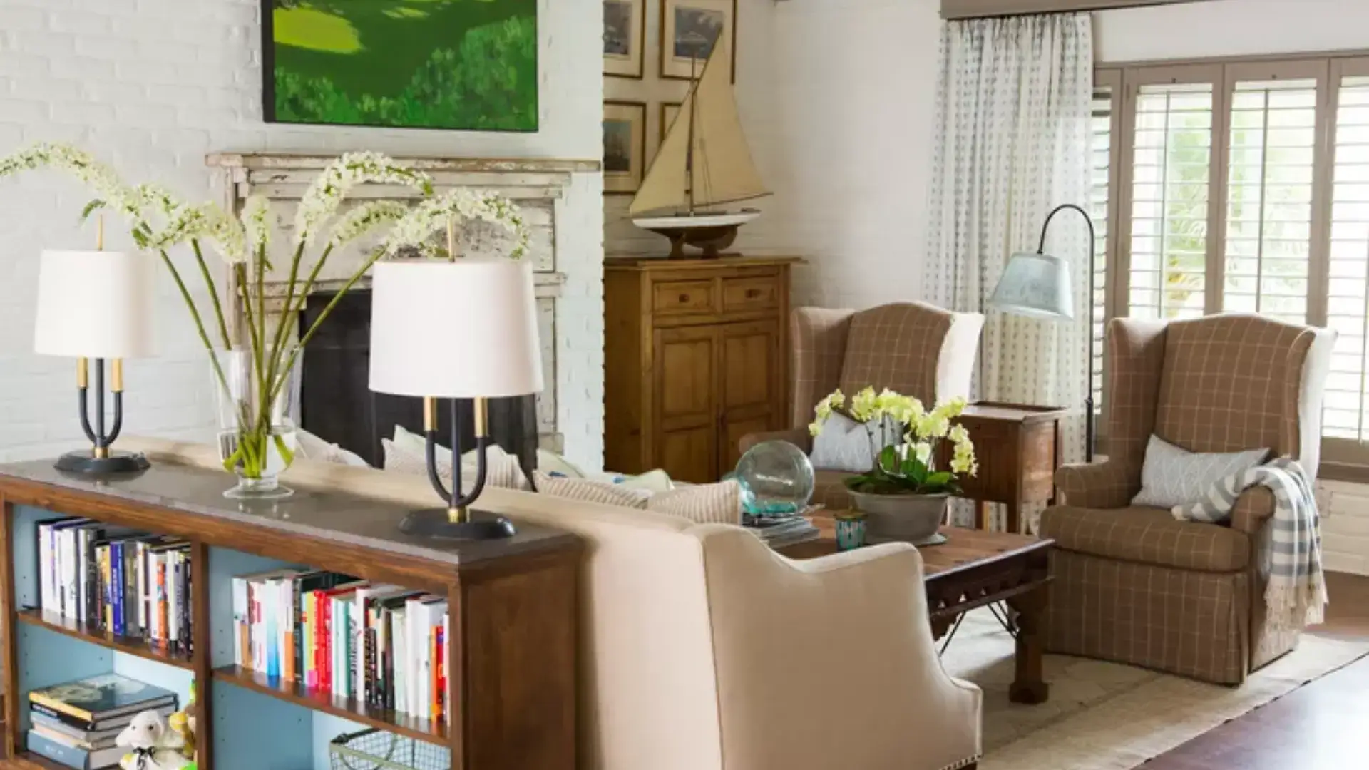 7.How Can Natural Green Accents Bring Life to a Neutral Living Room