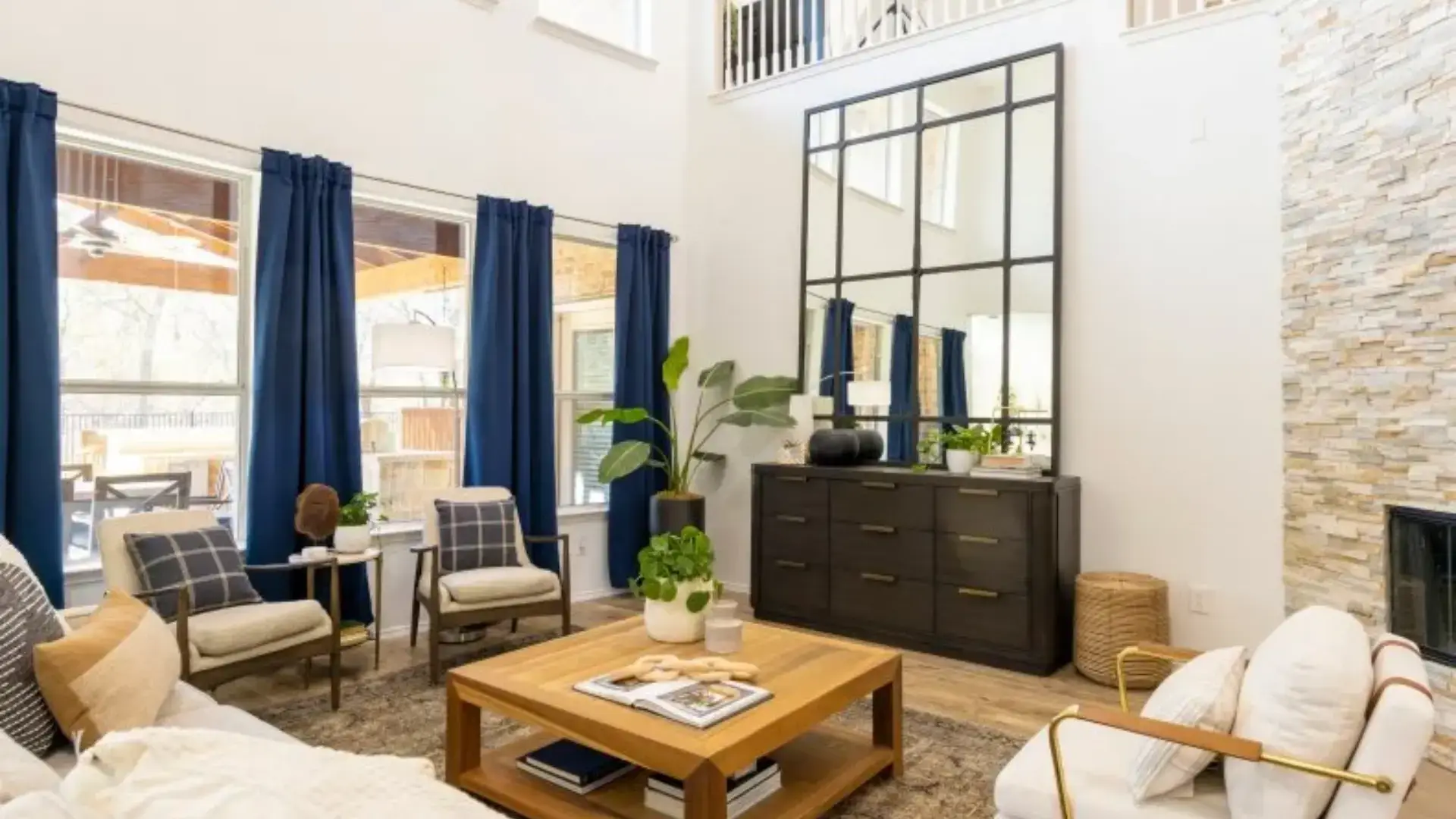 9.How Can Warm Beige Make a Neutral Living Room Feel Cozy