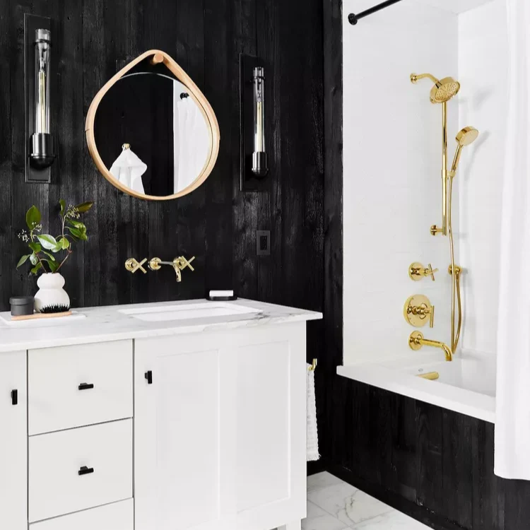 35 Modern Bathroom Design Ideas to Elevate Your Home 20 18.Black-and-White Contrast